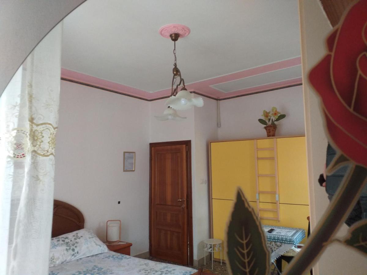 Bed & Breakfast La Rosa Rossa Cagli Exterior photo