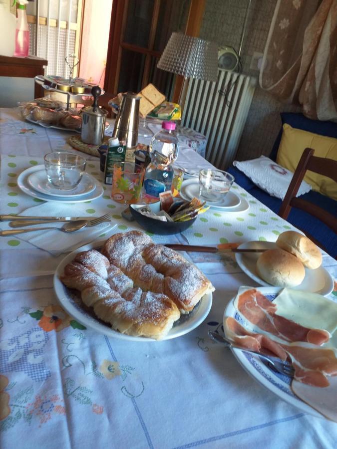 Bed & Breakfast La Rosa Rossa Cagli Exterior photo